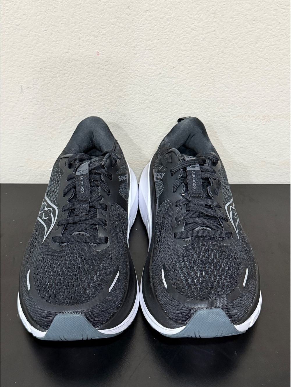 Size 6 - Saucony Women’s Guide 18 Extra Wide “Black White” - Picture 3 of 6